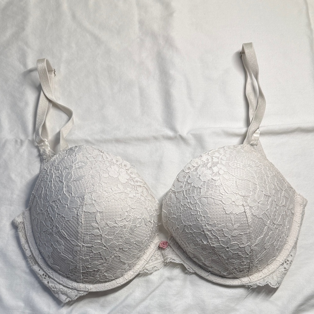 Victoria’s Secret Lace Push-Up Bra White